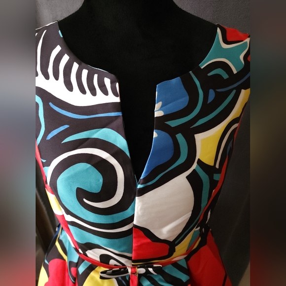 Vibrant Retro Floral Print Dress - Picture 8 of 9